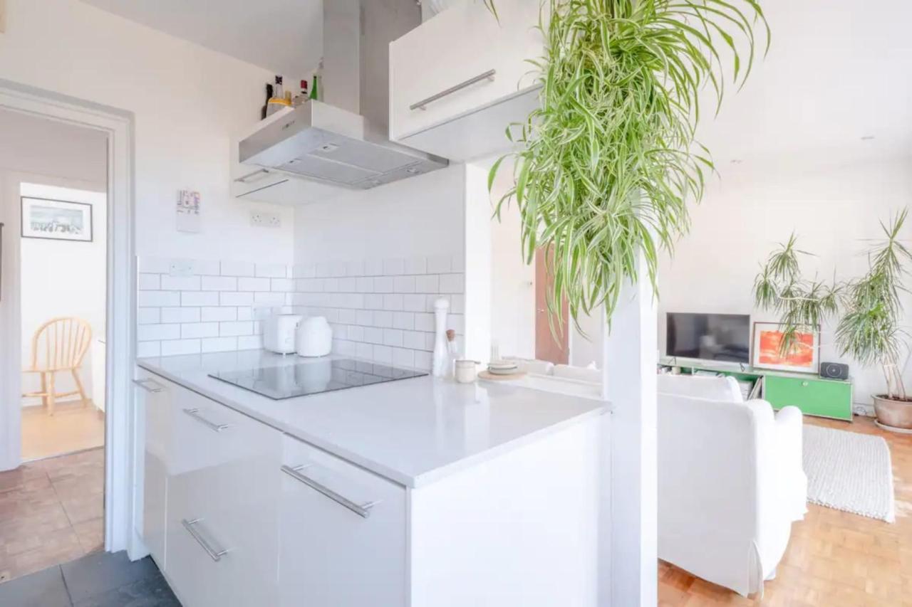Peaceful 2 Bedroom Flat With Roof Terrace - Hackney * London